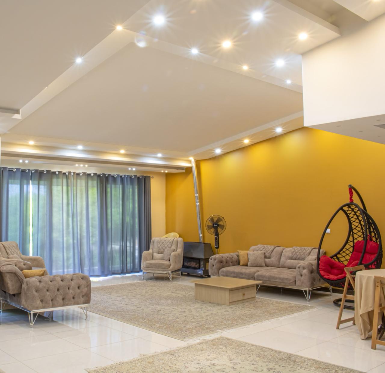 پذیرایی ویلای ارغوان چادگان