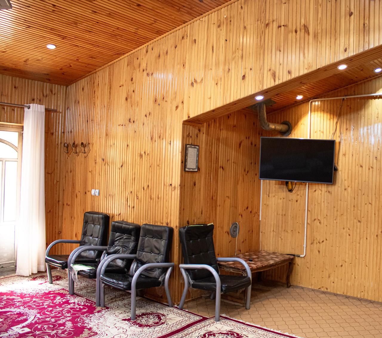پذیرایی ویلا ترنج چادگان